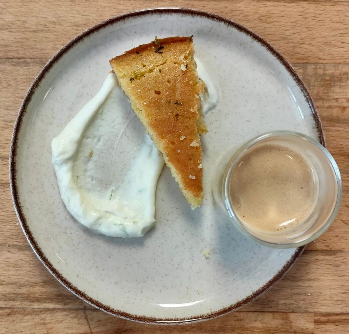 Gâteau de semoule citron-romarin