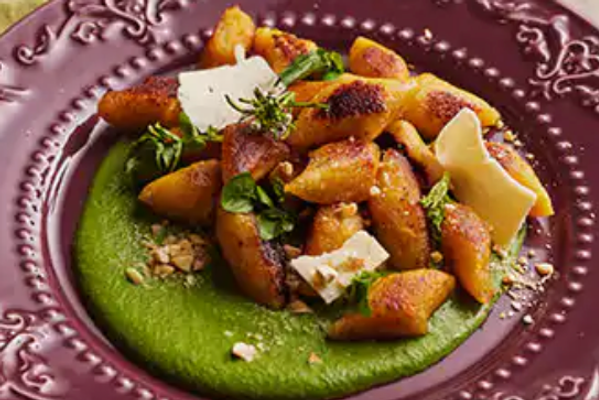 Gnocchis de banane plantain, pesto de cresson