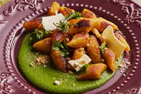 Gnocchis de banane plantain, pesto de cresson