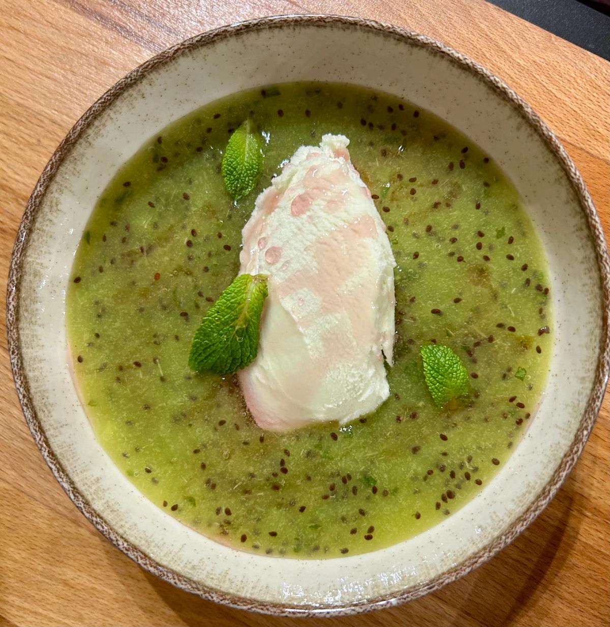 Soupe de kiwi, glace aux pommes