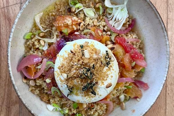 Burrata, tomates anciennes et boulgour