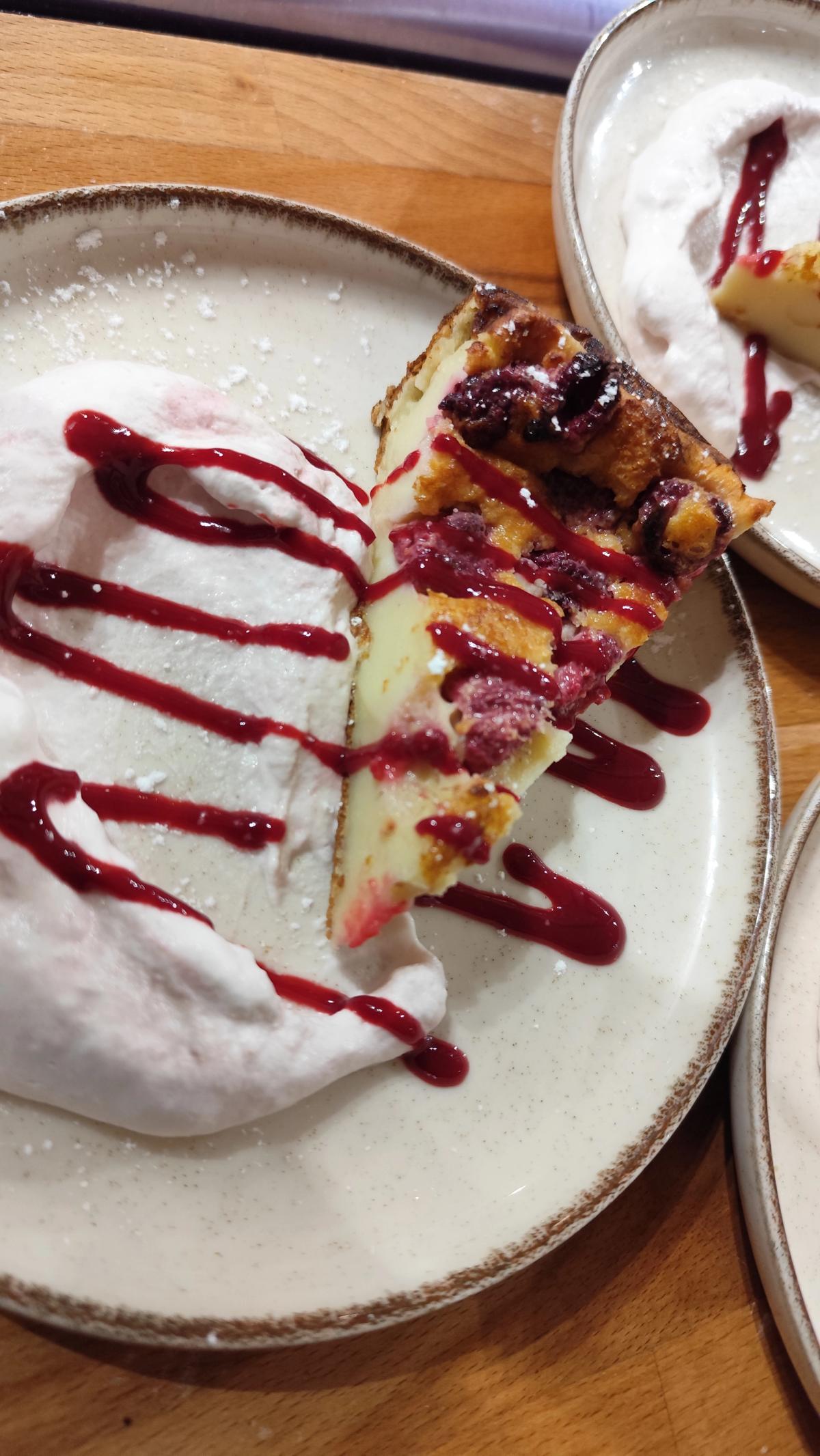 Clafoutis framboises, crème montée
