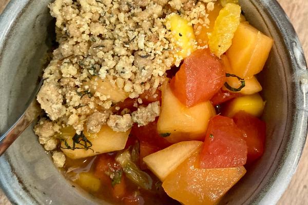 Salade de fruits, sirop épicé