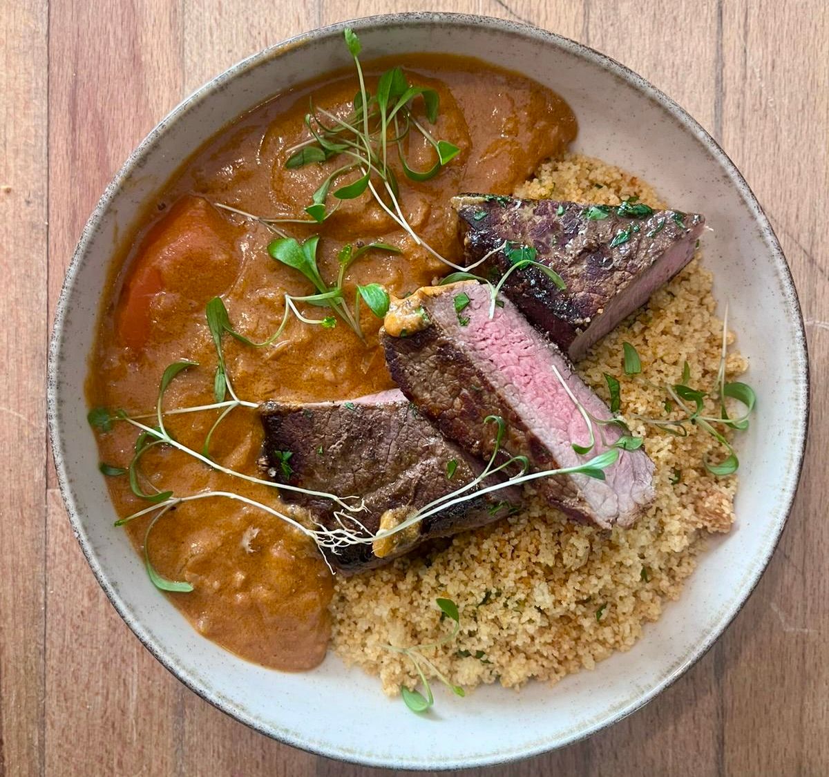 Mafé de bœuf fumé au chalumeau