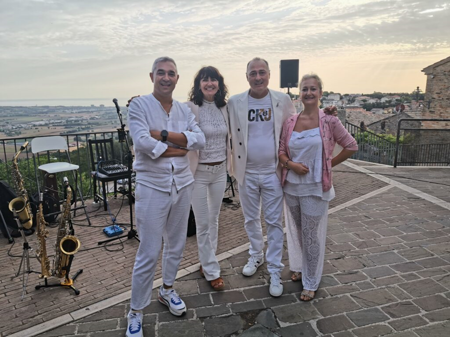LC Band quartet (voice, sax, violin, piano)
