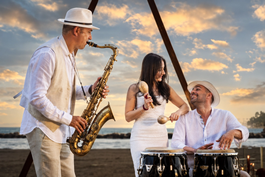 Lc sax on the sea with performers