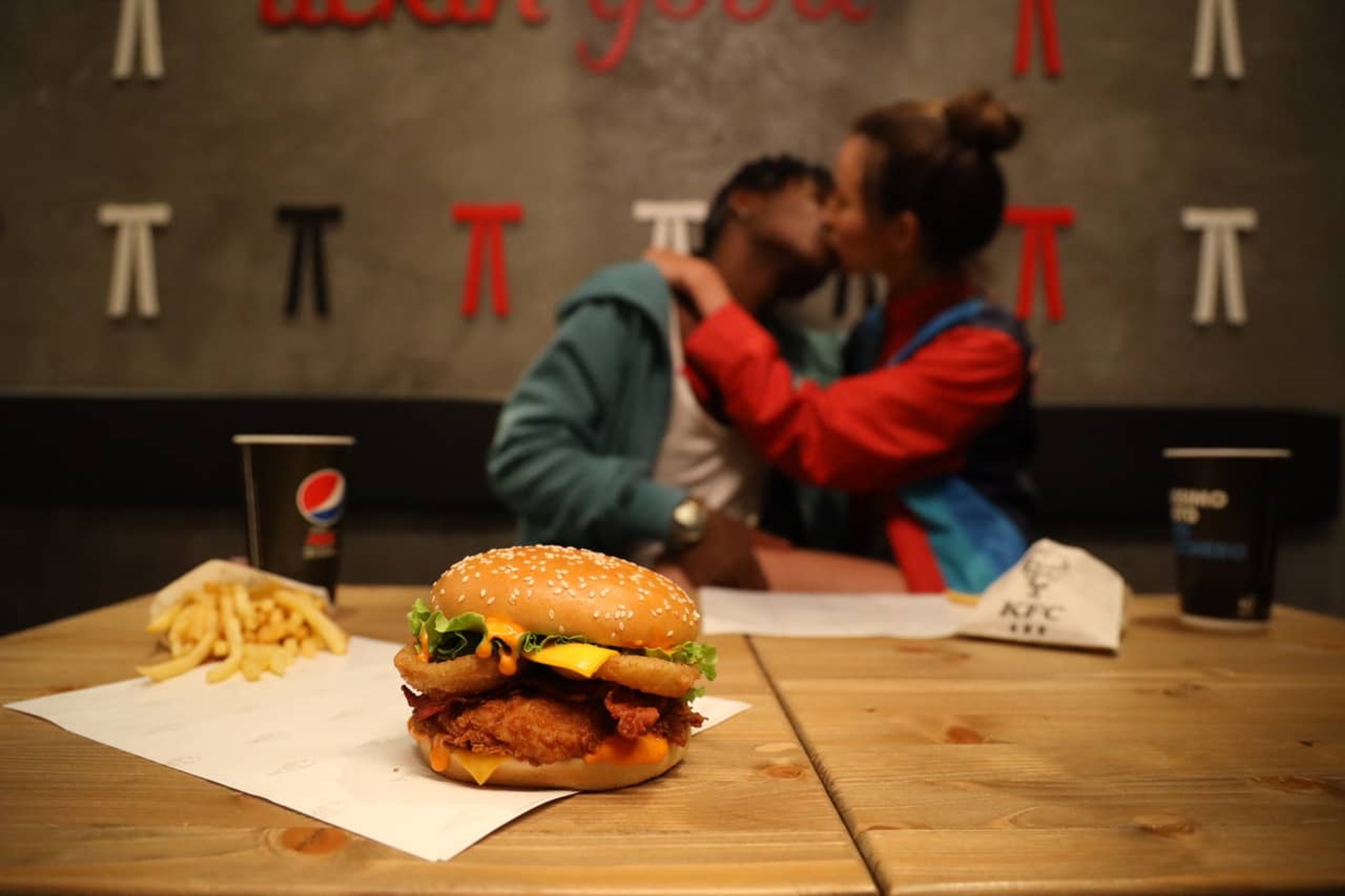 A NEW TEMPTATION IS BORN: THE PASSIONATE KISS BURGER TO ENJOY WITH EVERY BITE