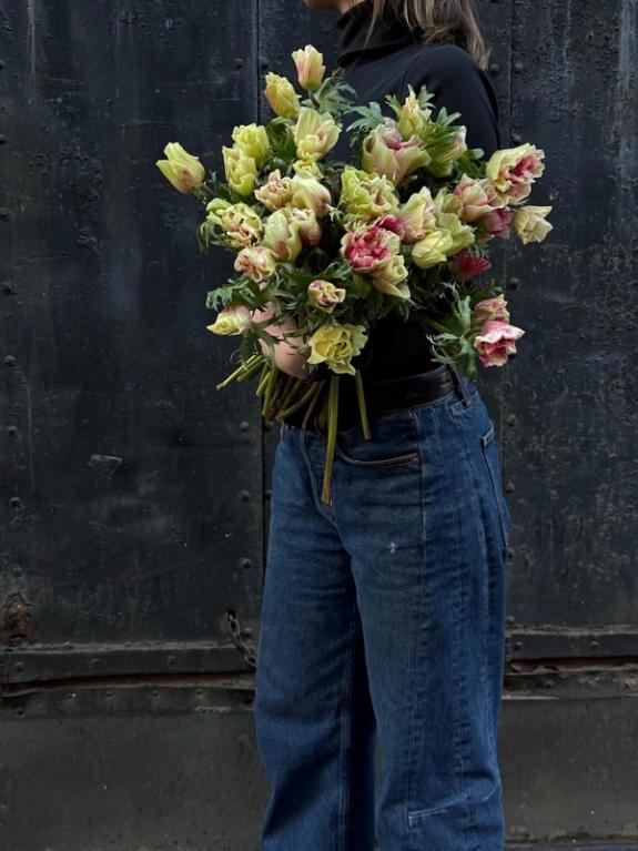 Hover Image of Subscription- What We're Loving