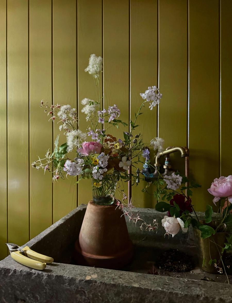 Product image in gallery for Arranging from the Garden, Class June 10th | Item 1