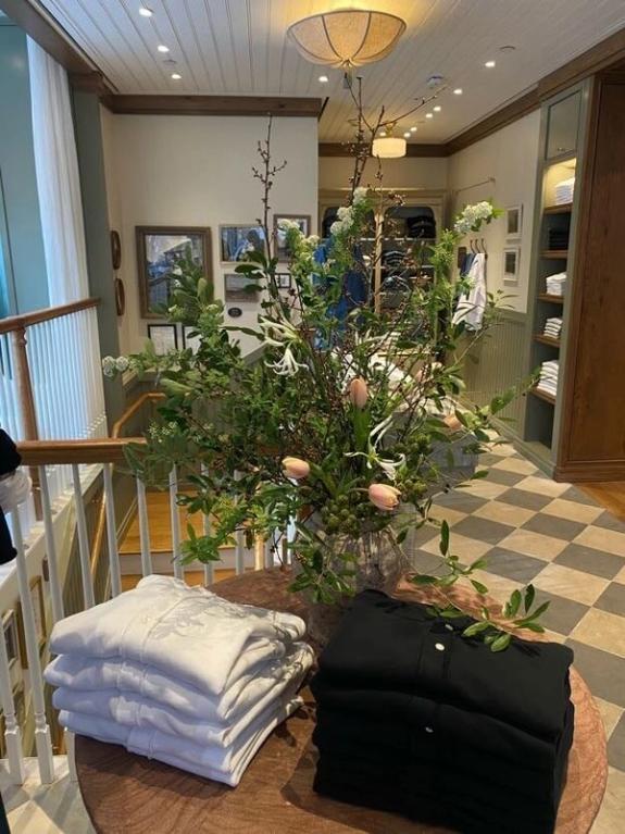 Fox Fodder Flowers image grid container slide 17