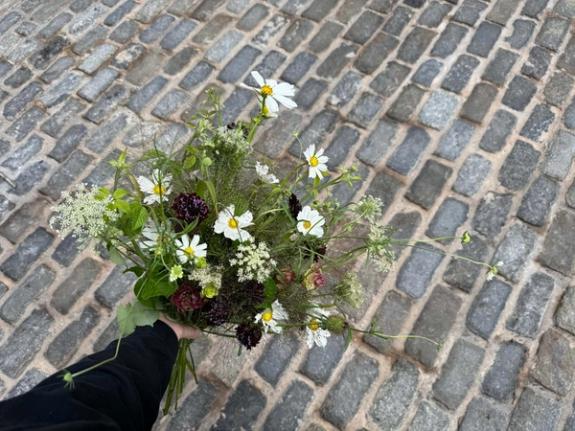 Fox Fodder Flowers image grid container slide 7