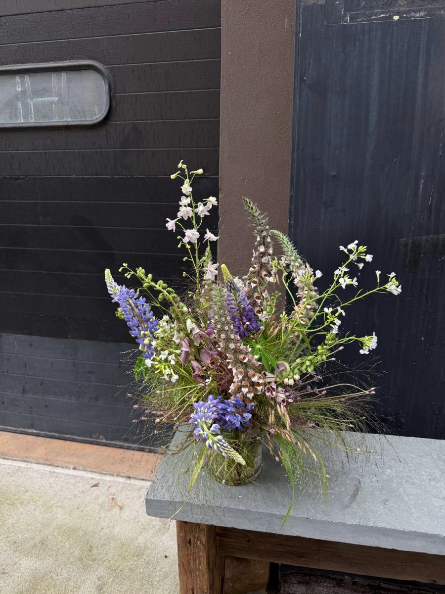 Product image in gallery for Large  Arrangement | Item 2
