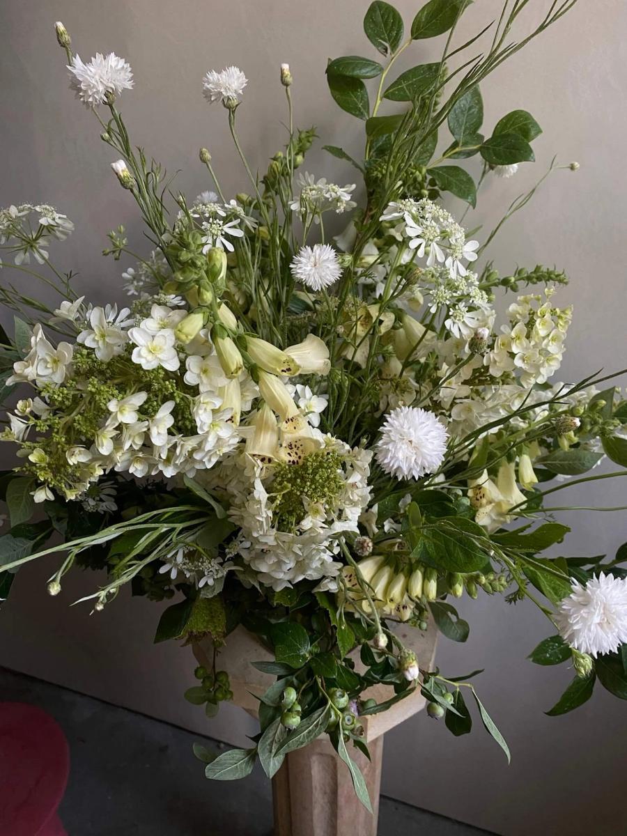 Product image in gallery for Large Flower Arrangement | Item 4