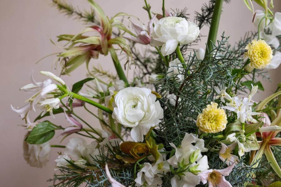 Product image in gallery for Large Flower Arrangement | Item 2