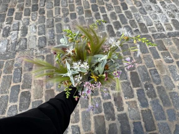 Fox Fodder Flowers image grid container slide 4