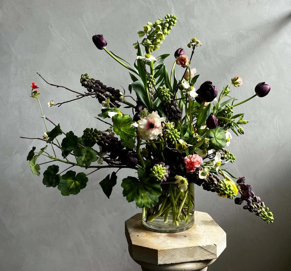 Slide 1 for call to action section on arrangements and bouquets