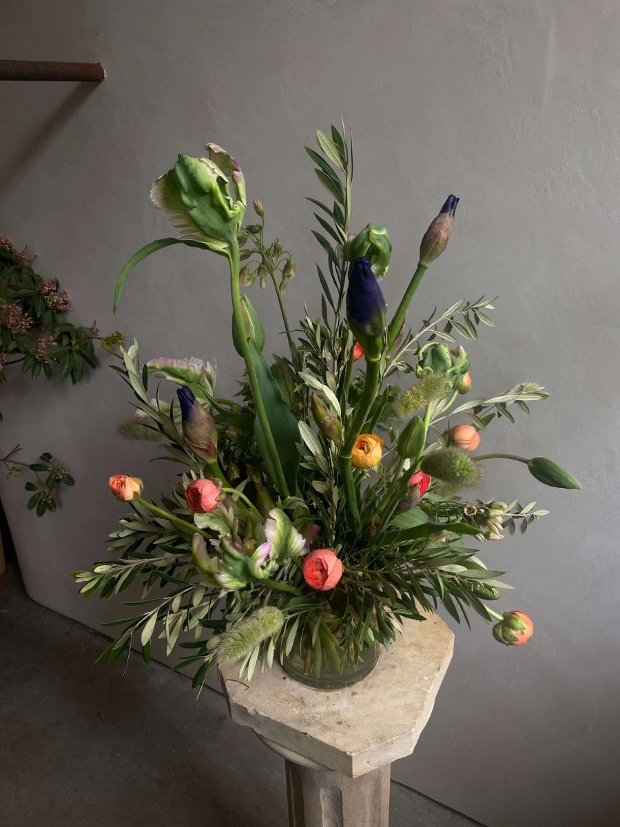 Product image in gallery for Large Flower Arrangement | Item 3