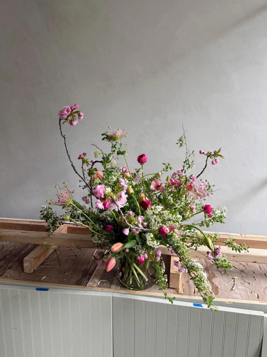Product image in gallery for Large  Arrangement | Item 1