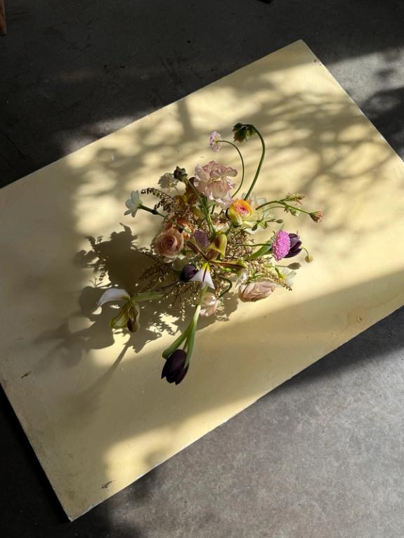 Hover Image of La Grande Petite Flower - subscription