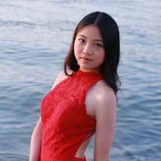 Carolyn Gao headshot