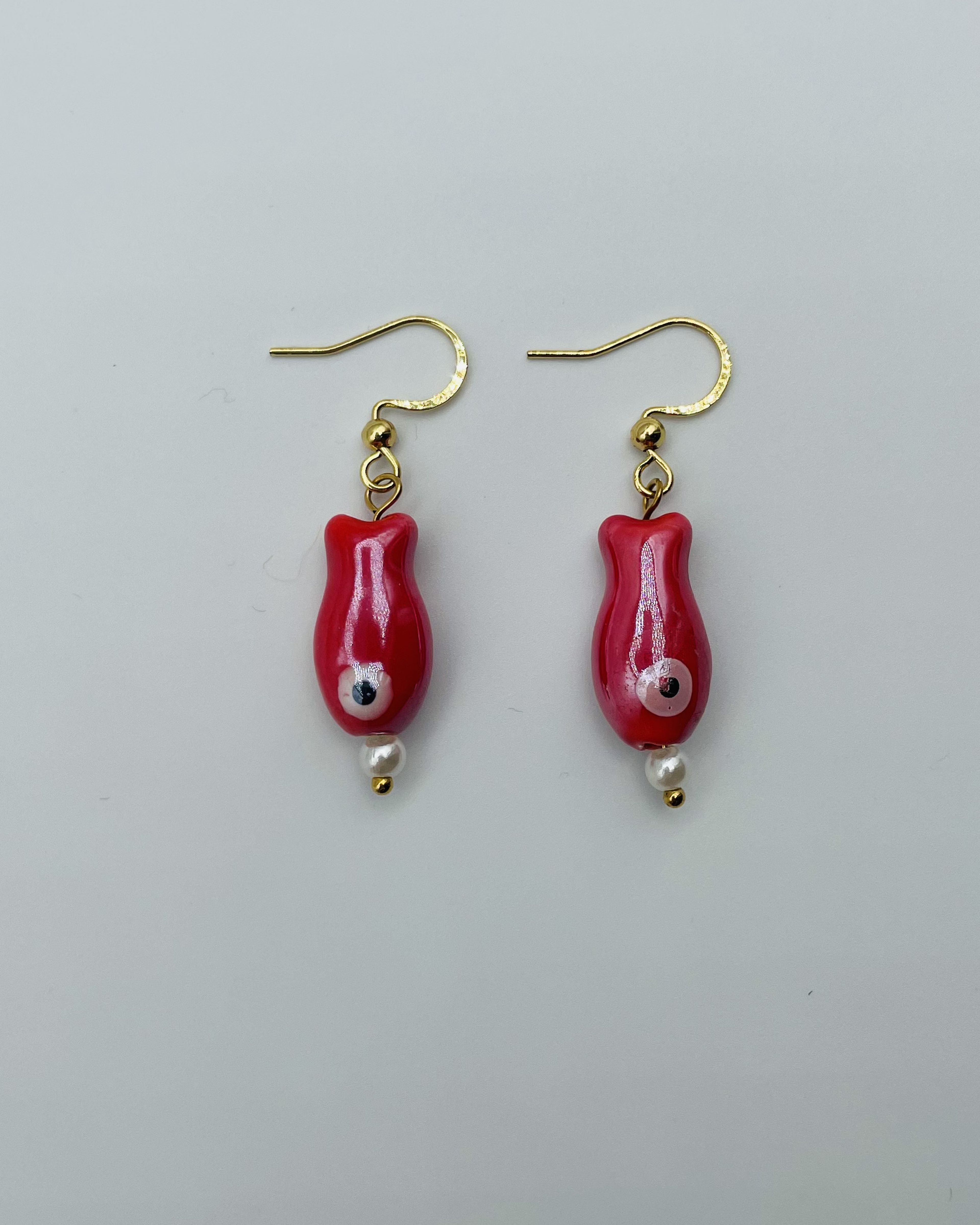 Gouden Guppy Fish oorbellen rood