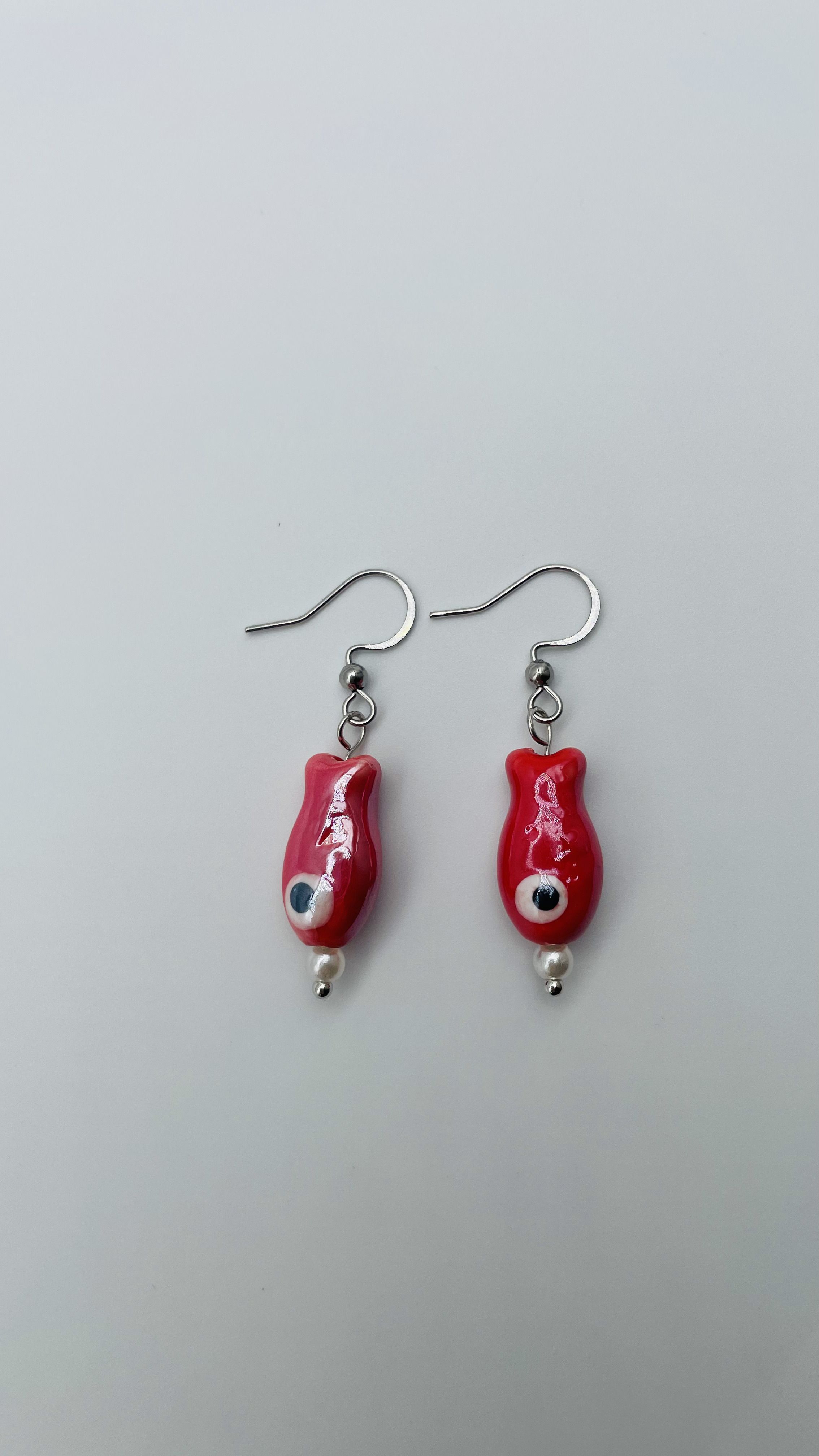 Zilver Guppy Fish oorbellen rood