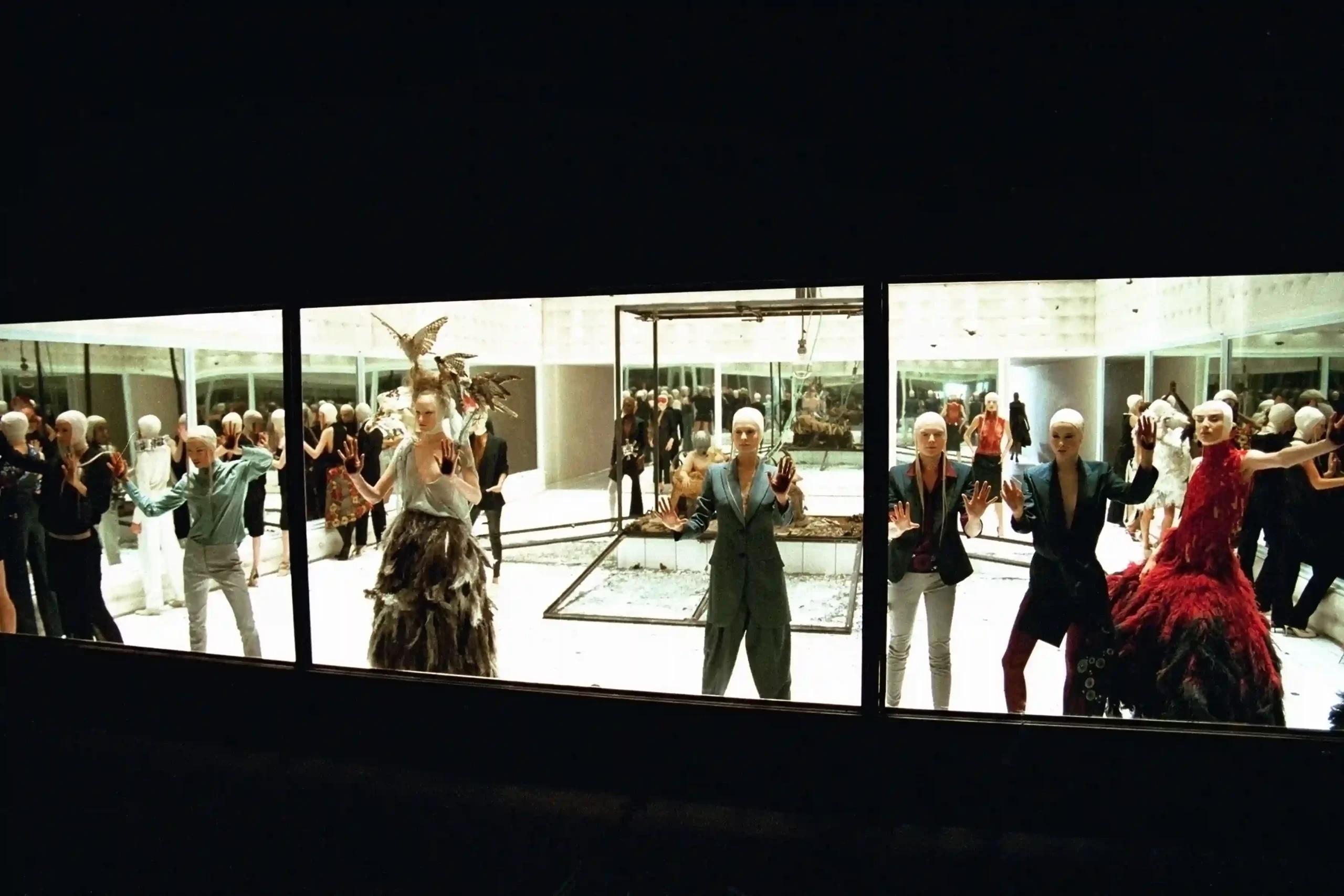 Body Iconograms: The End of the Symbolic Construction of Fashion