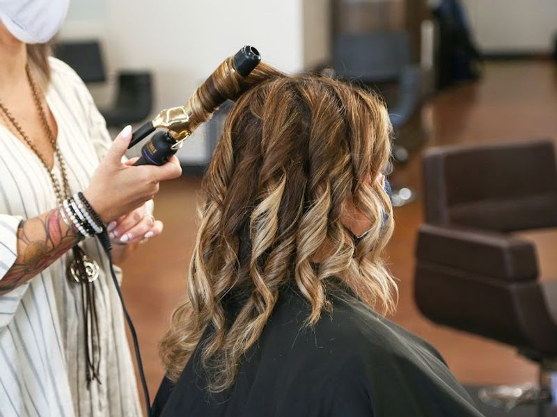 Salon Pure