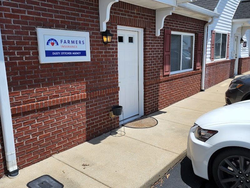 Farmers Insurance - Dusty Stitcher