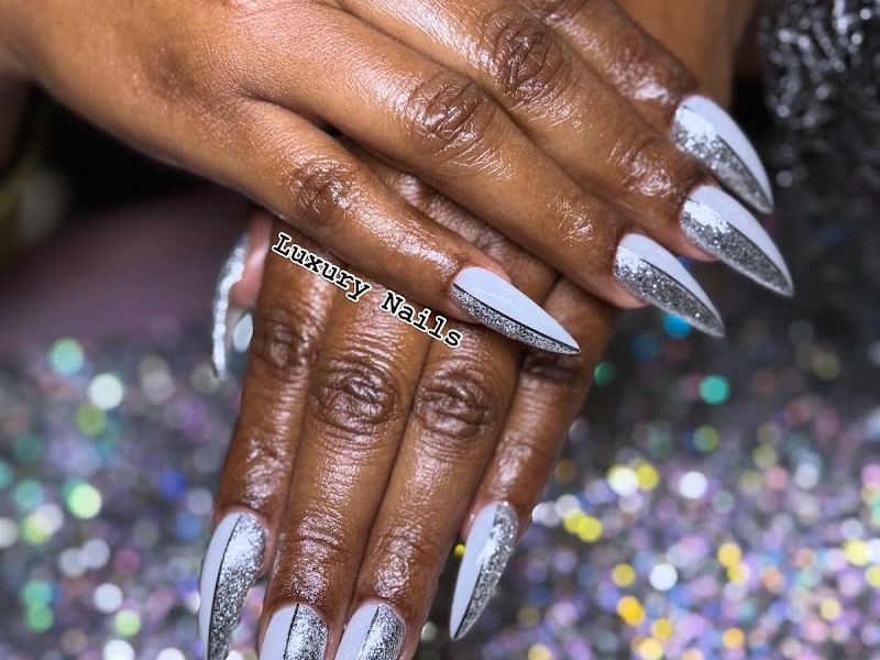 LUXURY NAILS