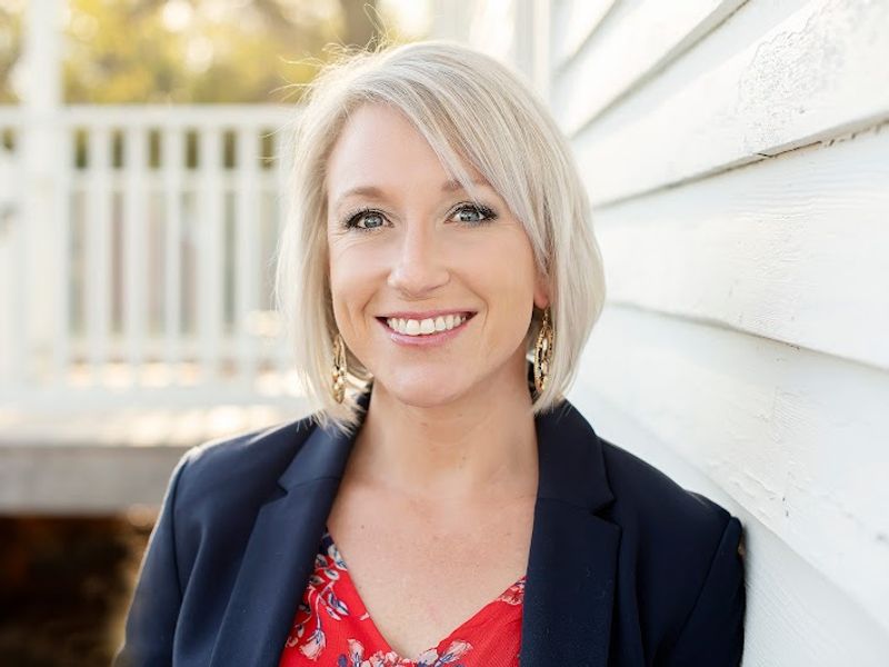 Live in West Georgia Real Estate Group, Stefanie Davis, Real Estate Agent