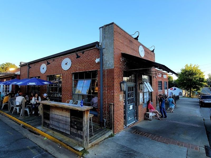 Brown Dog Eatery