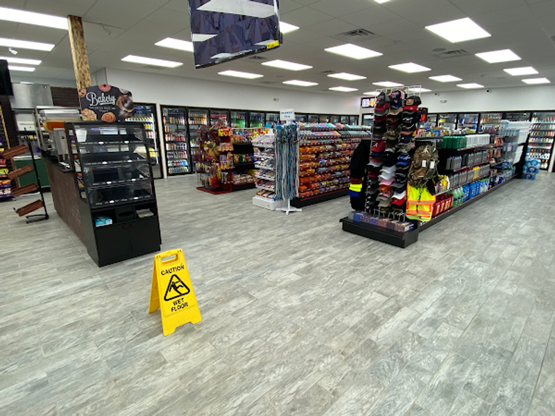Hine’s grocery & deli
