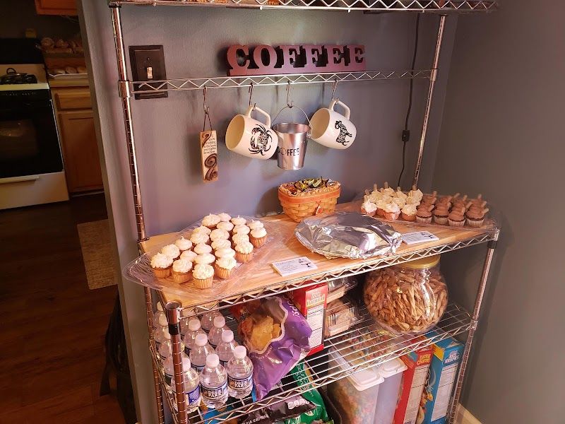 B B Cakes & Sweets LLC