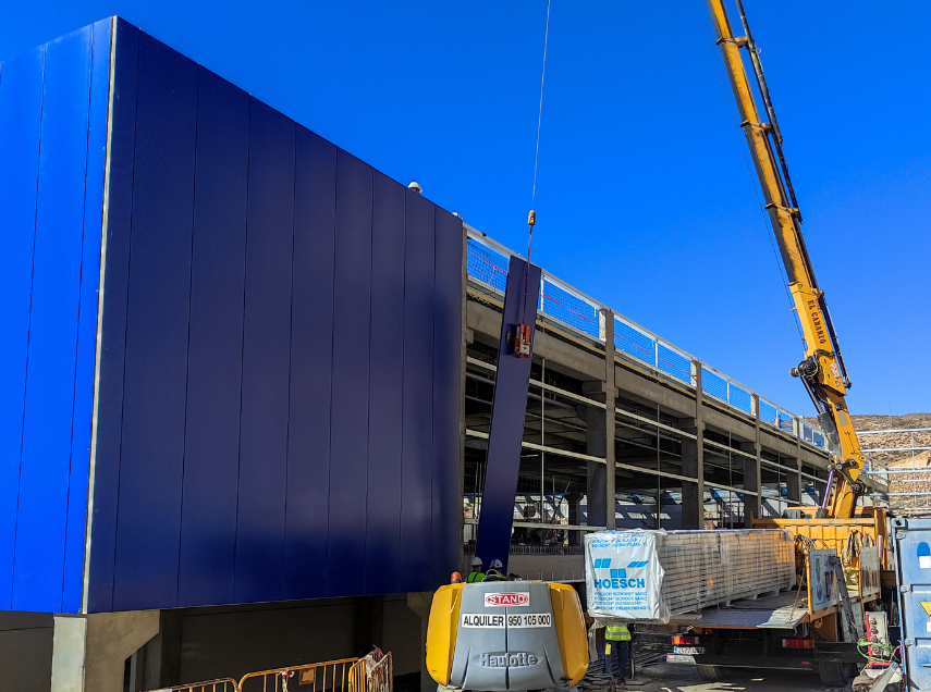 Construcción de cerramiento de área comercial Ikea, Almería