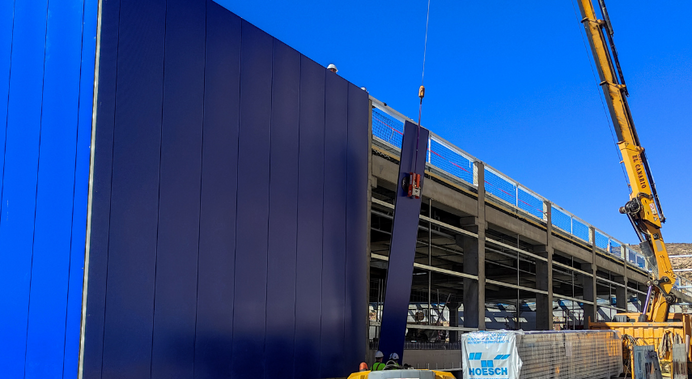 Construcción de la Fachada del recinto comercial Ikea Ibérica, Almería
