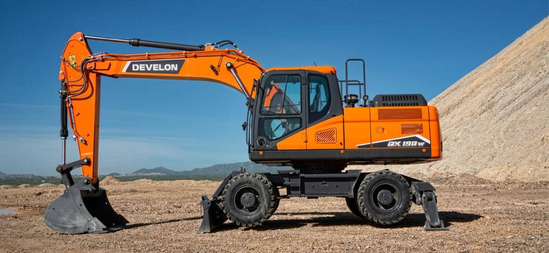 Wheeled Excavator - Scott Equipment page hero