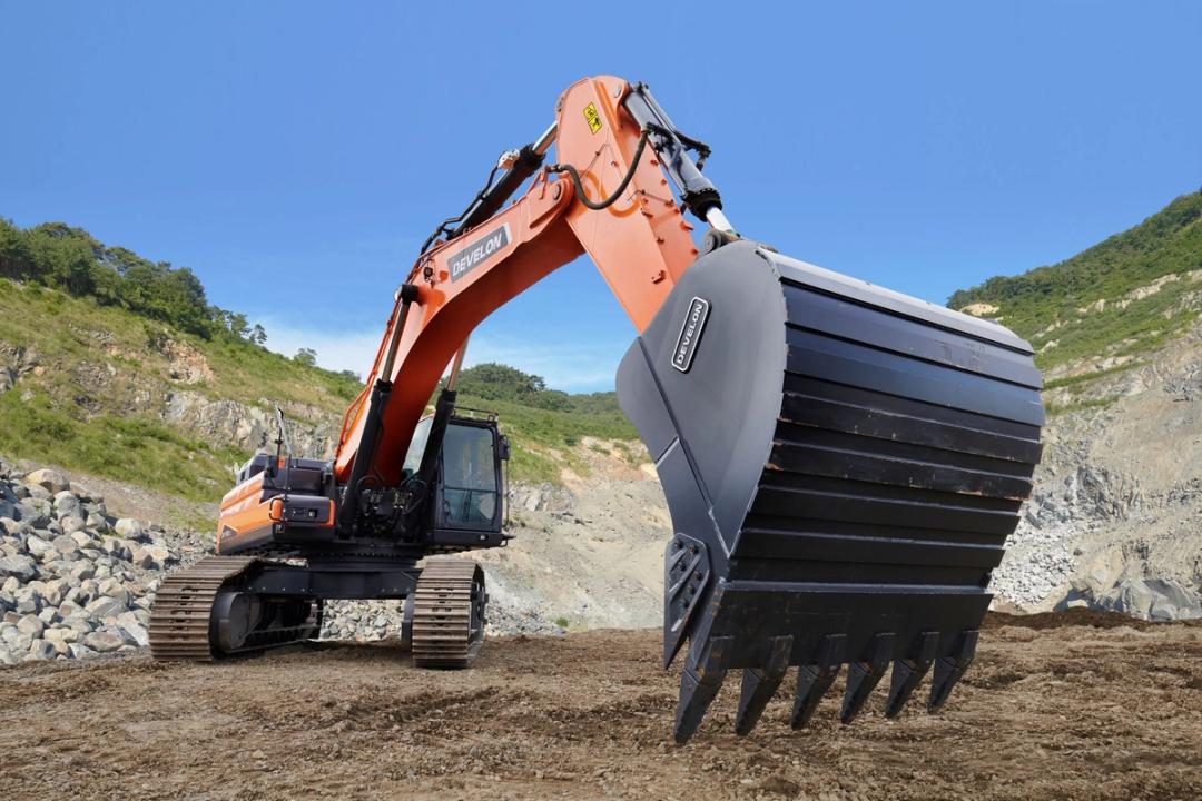 Track Excavator - Scott Equipment page hero