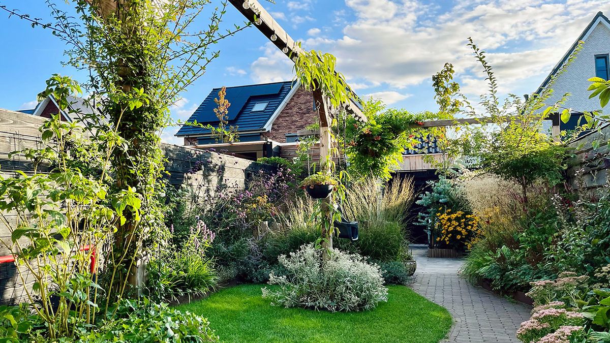 Cover image for Gezinstuin met Pergola