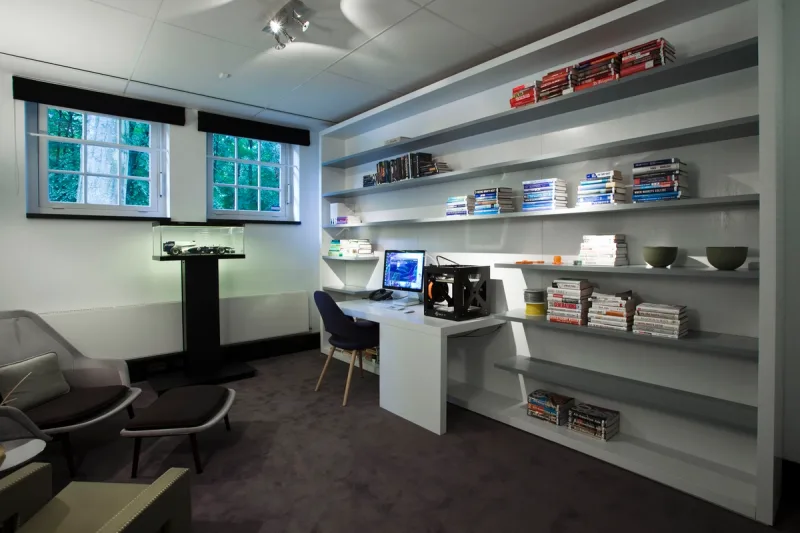Black-beamed Office — image 19