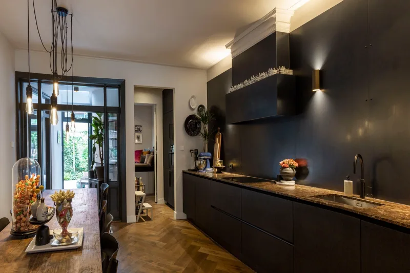 Upper East Amsterdam — image 9