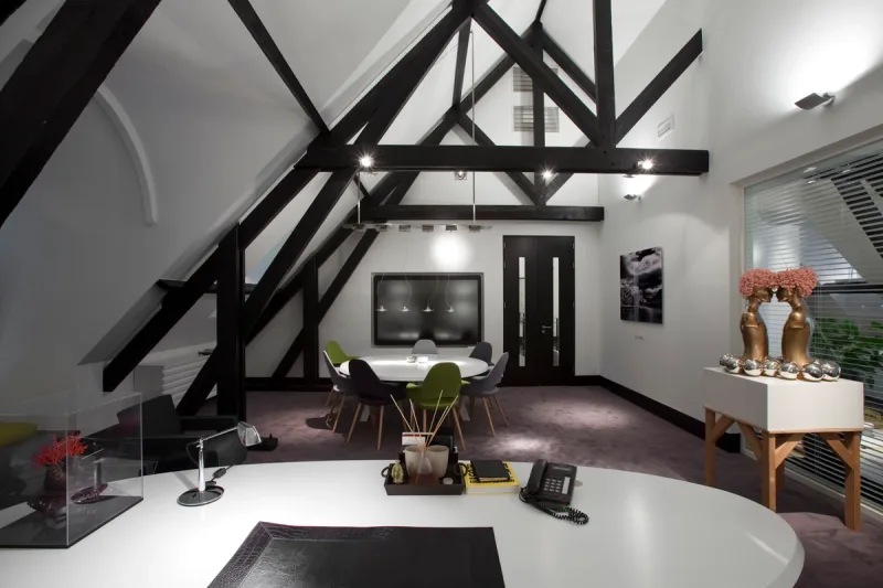 Black-beamed Office
