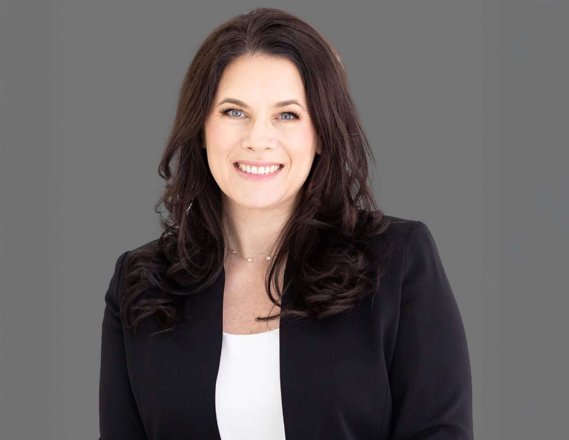 Nicole Divinagracia headshot