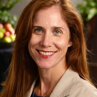 Victoria Summers headshot