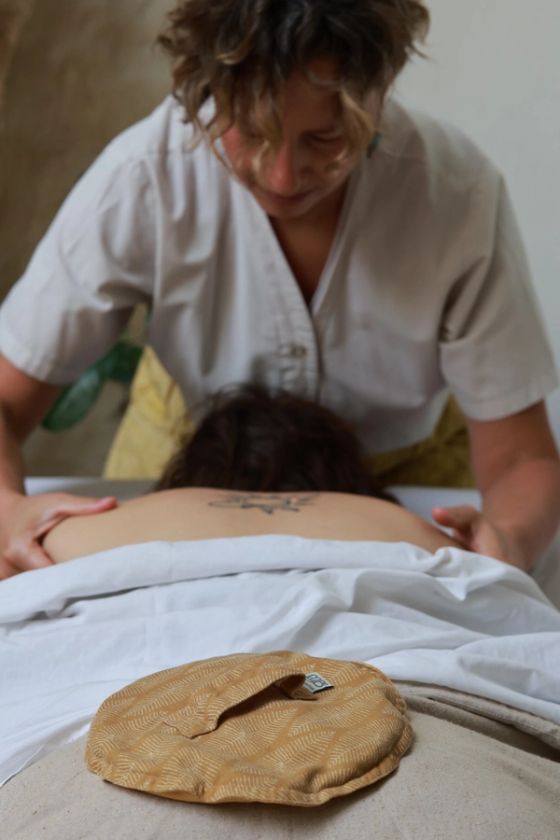 Hands at work in the treatment room