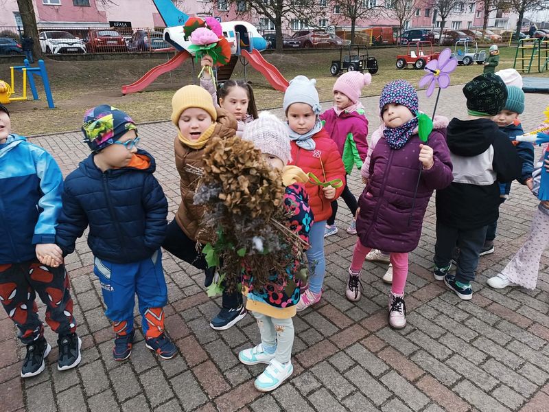 Przedszkolaki podczas zajęć