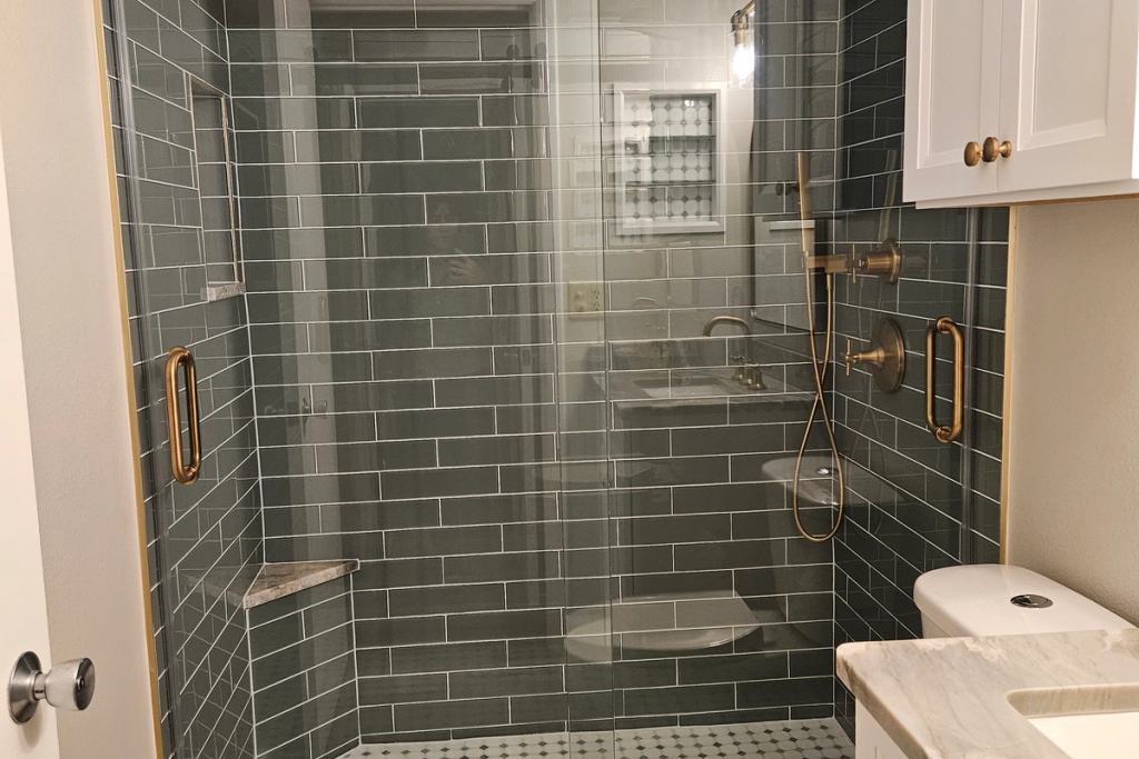 Bathroom remodel after photo: the new finished bathroom