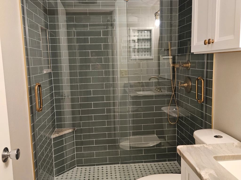 Bathroom remodel after photo: the new finished bathroom