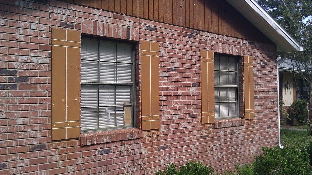 Window replacement before photo: the original windows before they were replaced, view 1 of 2