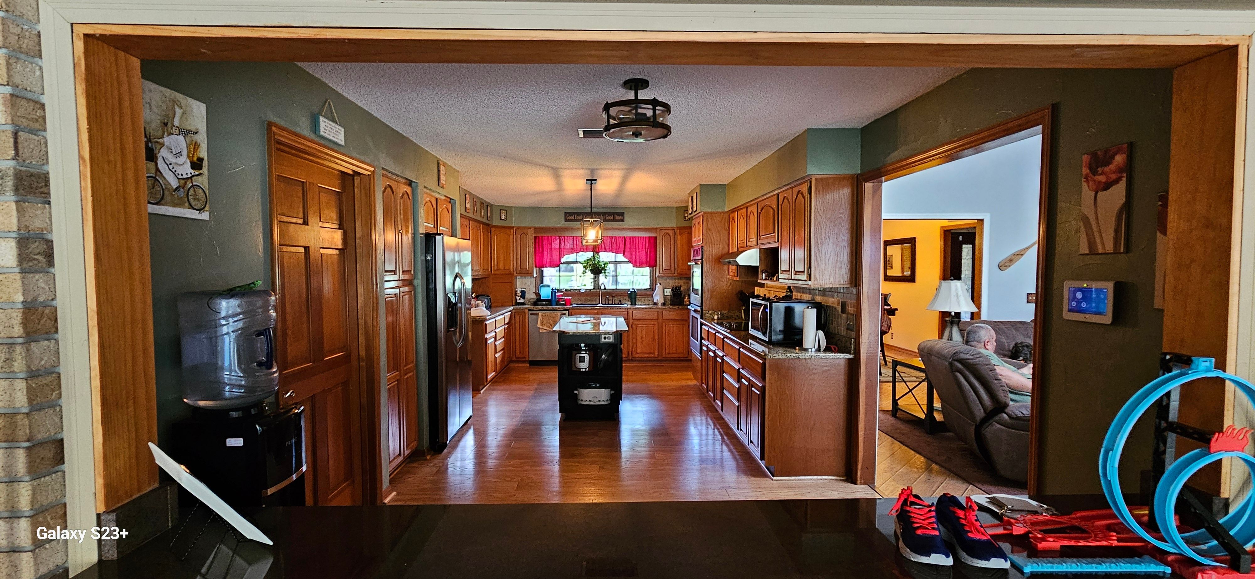Kitchen remodel before photo: the original kitchen as it appeared before the remodel began